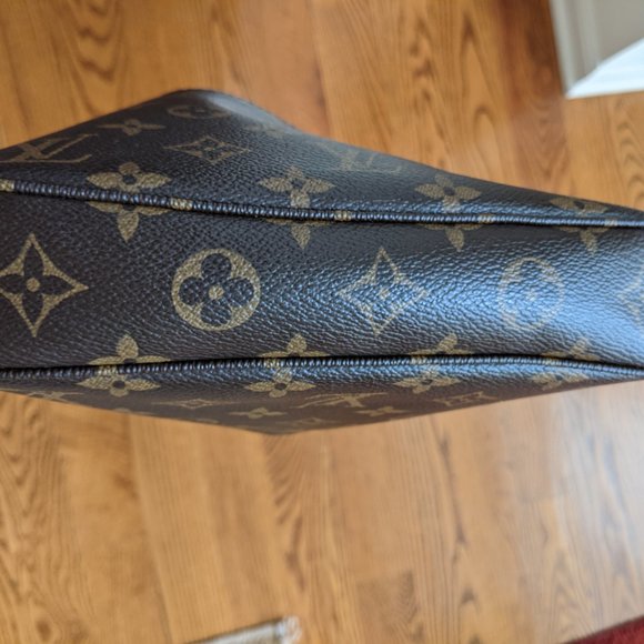 Louis Vuitton Handbag- Authentic - Picture 6 of 11